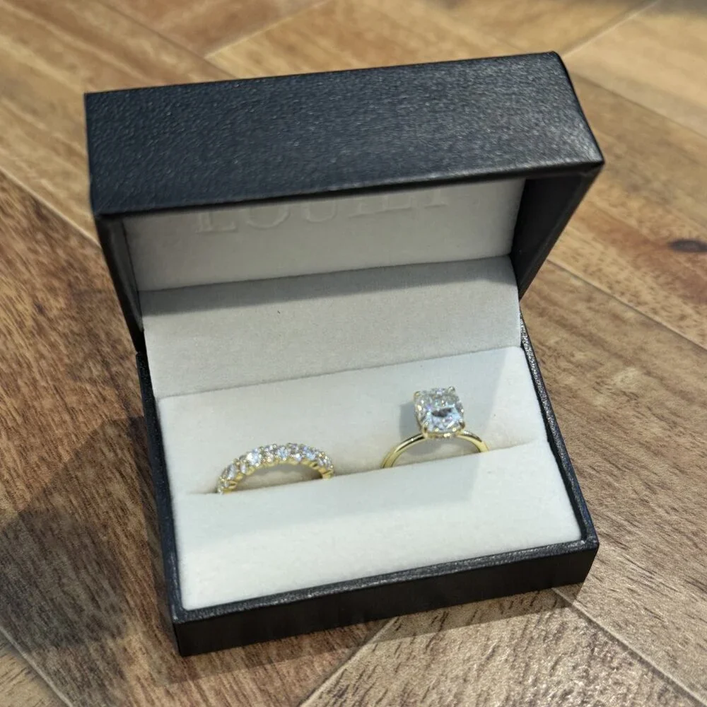 Louily Moissanite 4.0 Carat Cushion Cut Engagement Ring And 2.5 Ct Round Band, 6 - Picture 1 of 7